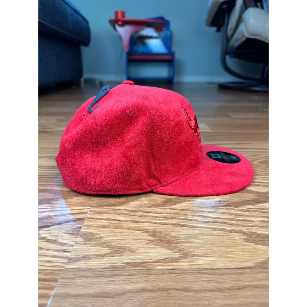 Ultra Game Chicago Bulls NBA Red Suede SnapBack Hat NWT